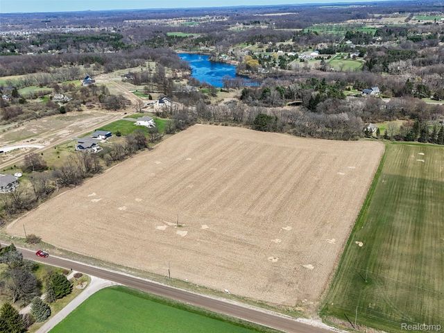 7680 Parshallville Road, Hartland Township, MI 48430