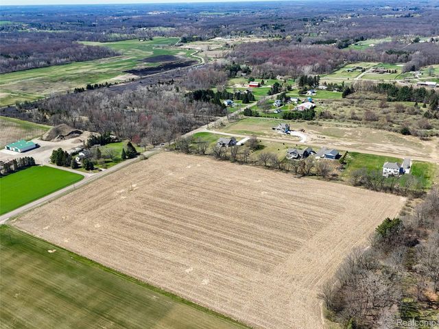 7680 Parshallville Road, Hartland Township, MI 48430