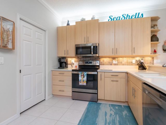 4467 GOLDEN LAKE DRIVE, Sarasota, FL 34233