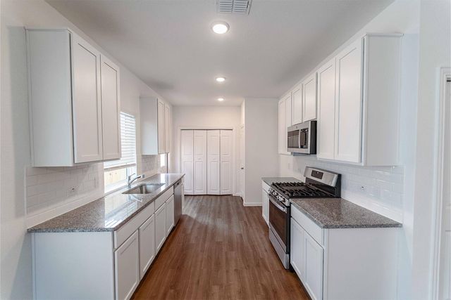 380 Kenai DR, Kyle, TX 78640