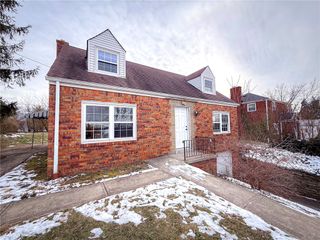 1529 Bower Hill Rd, Scott Twp, PA 15243