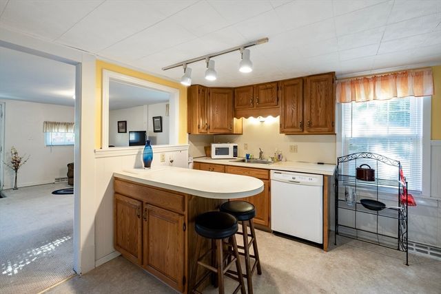 111 Thaddeus St, Chicopee, MA 01020