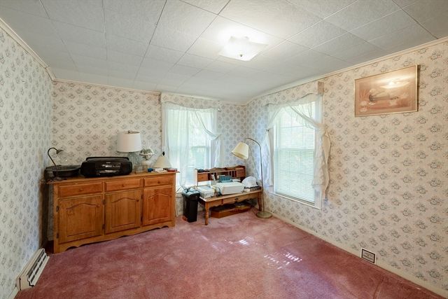 111 Thaddeus St, Chicopee, MA 01020