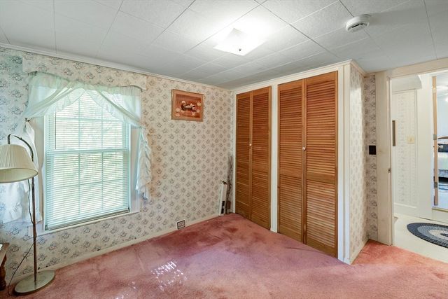 111 Thaddeus St, Chicopee, MA 01020