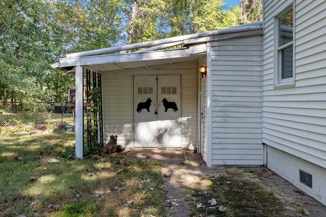 111 Thaddeus St, Chicopee, MA 01020