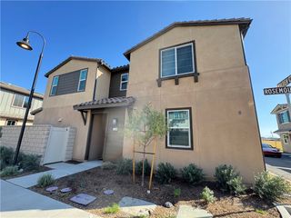 5826 Walden Ct, Eastvale, CA 92880