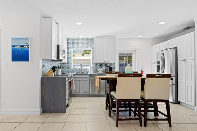 2601 NE 9th Terrace, Wilton Manors, FL 33334