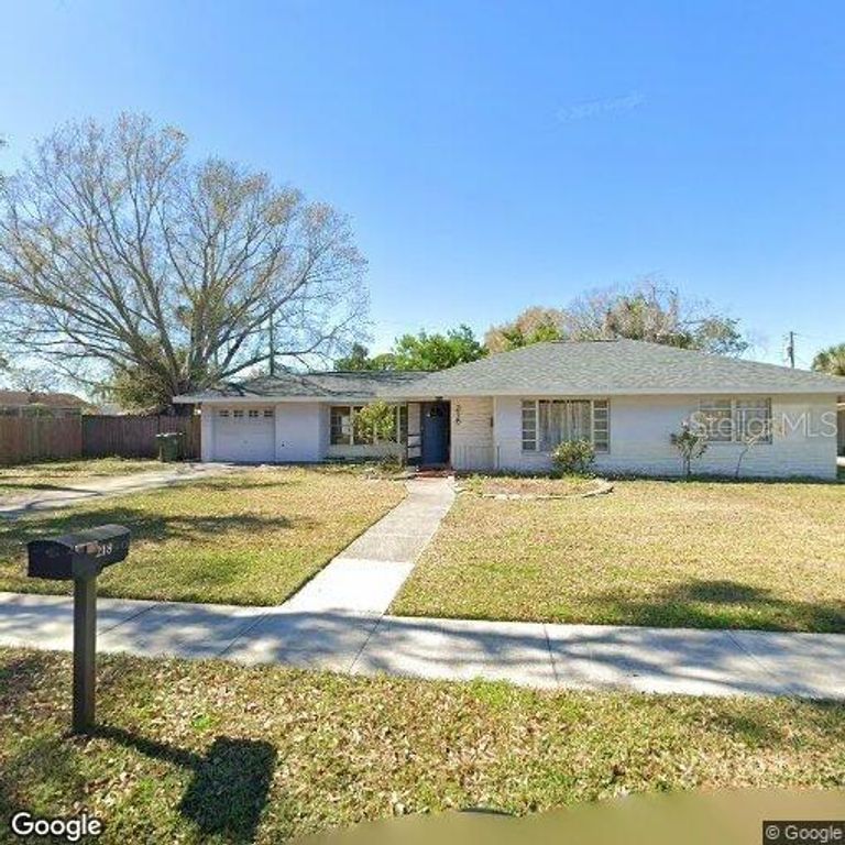 218 CRESCENT COURT E, BRADENTON, FL 34208 — photo 3