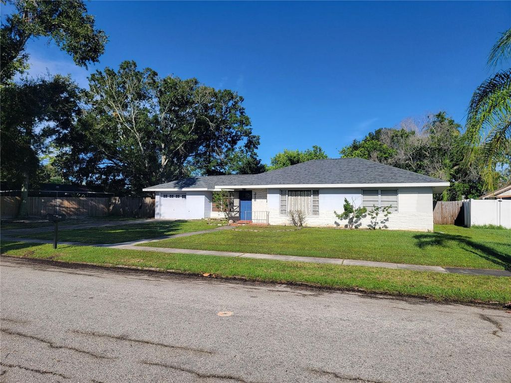 218 CRESCENT COURT E, BRADENTON, FL 34208 — photo 4