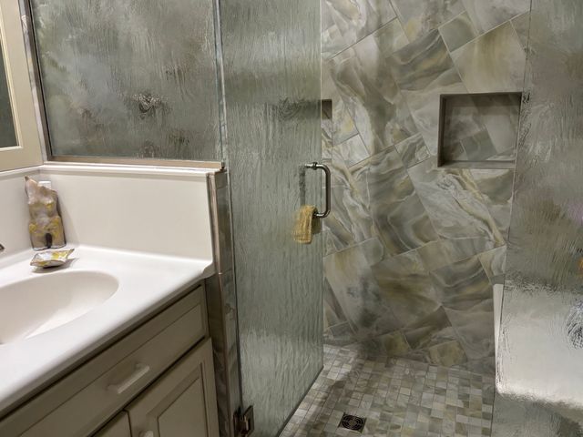 11 NIAGARA Pier 11, Erie, PA 16507