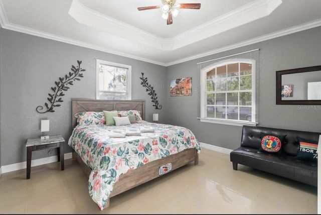 2324 W PALMETTO STREET, Tampa, FL 33607