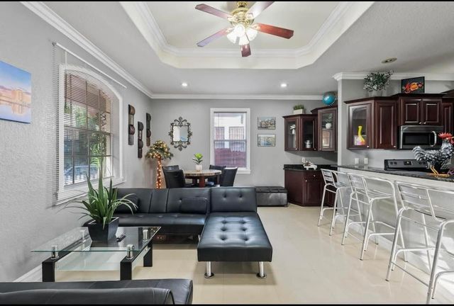 2324 W PALMETTO STREET, Tampa, FL 33607