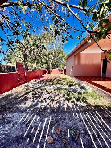 2324 W PALMETTO STREET, Tampa, FL 33607