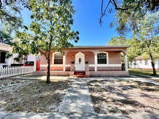 2324 W PALMETTO STREET, Tampa, FL 33607