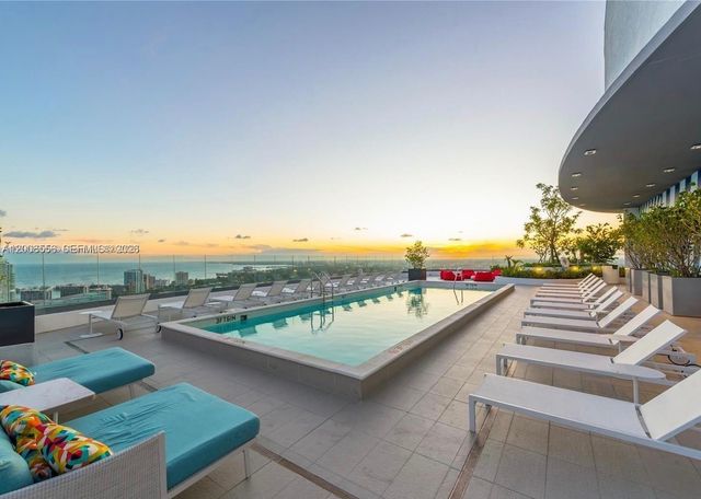 55 SW 9th St 1808, Miami, FL 33130