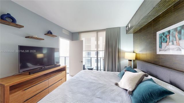 55 SW 9th St 1808, Miami, FL 33130