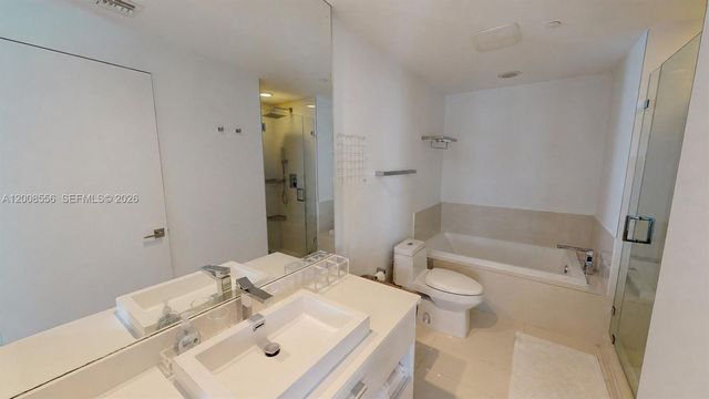 55 SW 9th St 1808, Miami, FL 33130