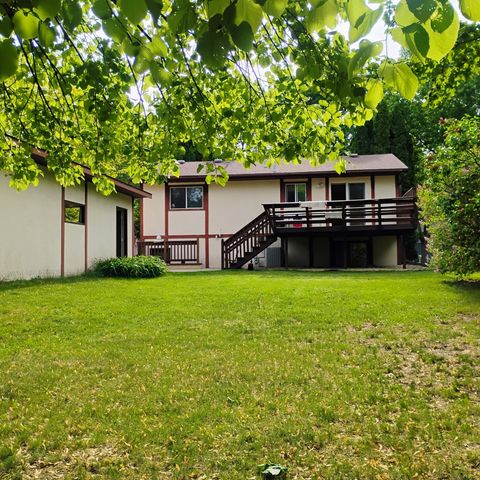 876 Pearl View Drive, Sauk Rapids, MN 56379