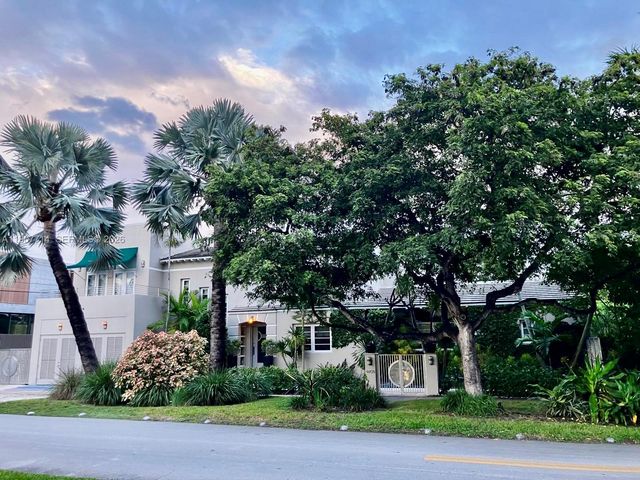 4805 Cherokee Avenue, Miami Beach, FL 33140