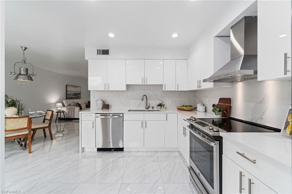 995 9th AVE S 4, NAPLES, FL 34102 — photo 2