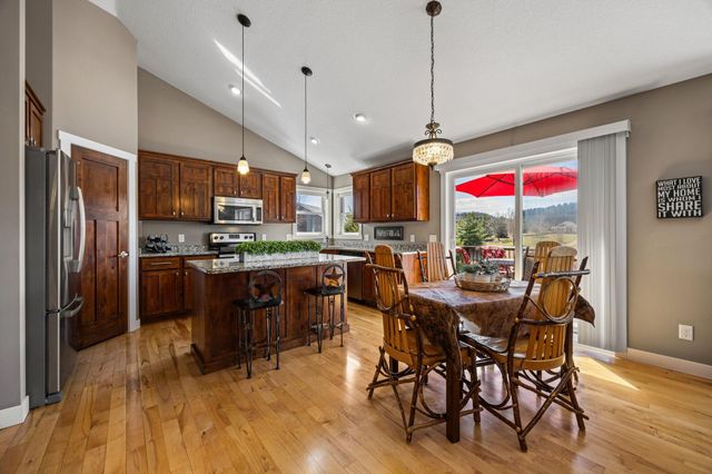 334 Kamloops Place, River Falls, WI 54022