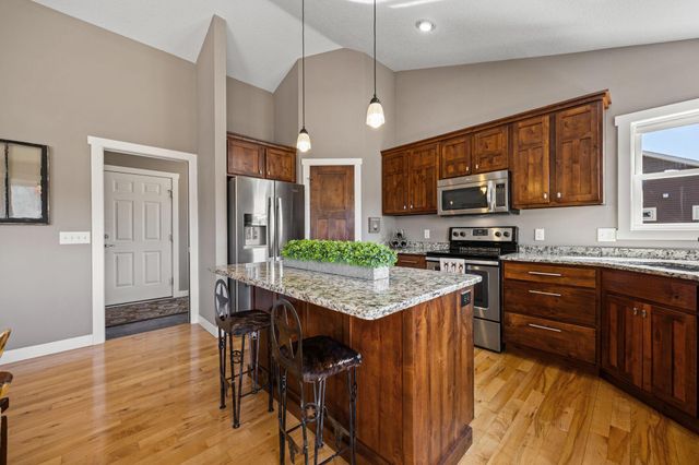 334 Kamloops Place, River Falls, WI 54022