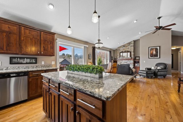 334 Kamloops Place, River Falls, WI 54022