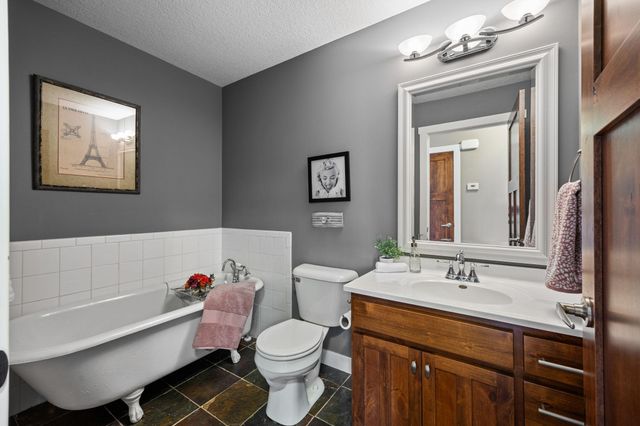334 Kamloops Place, River Falls, WI 54022