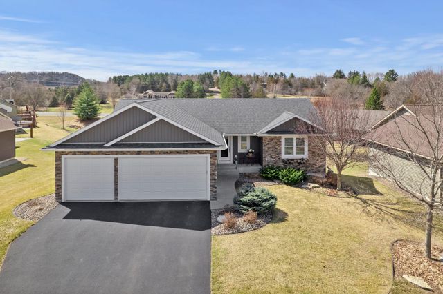 334 Kamloops Place, River Falls, WI 54022