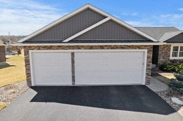 334 Kamloops Place, River Falls, WI 54022