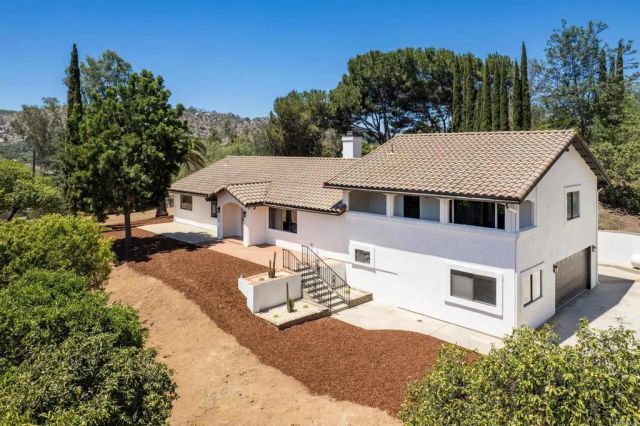 1650 Silver Tree Lane, Escondido, CA 92026