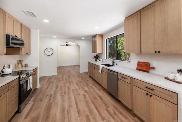 1650 Silver Tree Lane, Escondido, CA 92026