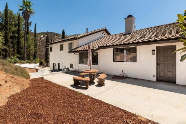 1650 Silver Tree Lane, Escondido, CA 92026