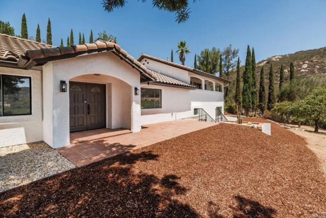 1650 Silver Tree Lane, Escondido, CA 92026
