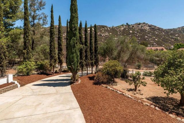 1650 Silver Tree Lane, Escondido, CA 92026
