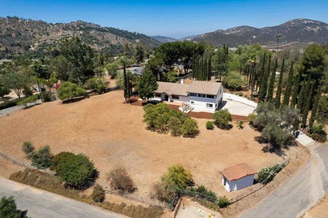 1650 Silver Tree Lane, Escondido, CA 92026