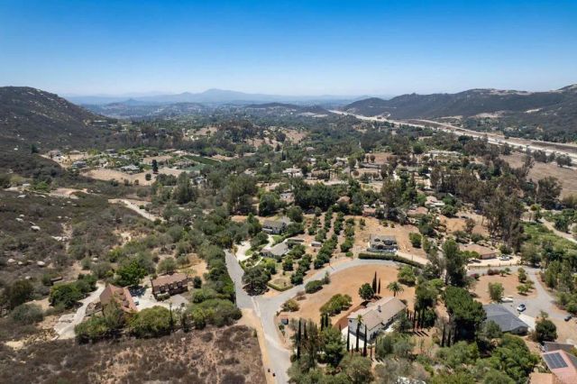 1650 Silver Tree Lane, Escondido, CA 92026