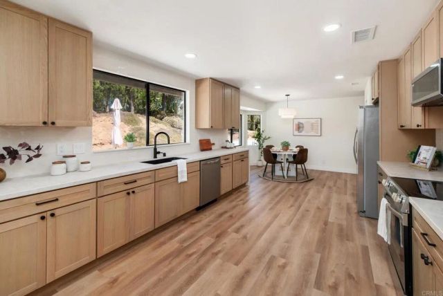 1650 Silver Tree Lane, Escondido, CA 92026