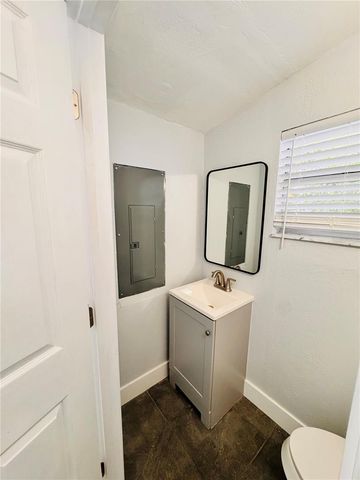 2837 18TH AVENUE N, St Petersburg, FL 33713