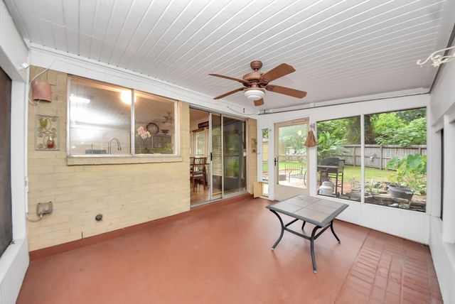 18 N Deerfoot Circle, The Woodlands, TX 77380