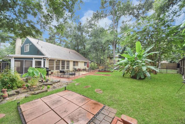 18 N Deerfoot Circle, The Woodlands, TX 77380