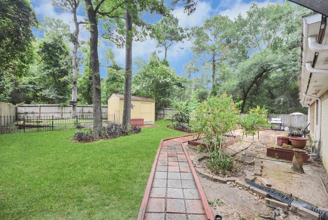 18 N Deerfoot Circle, The Woodlands, TX 77380