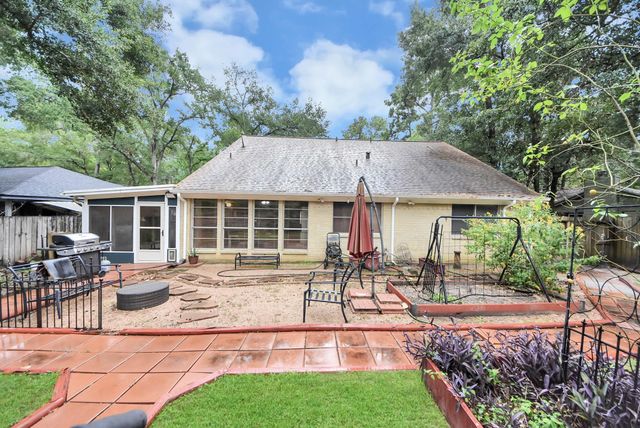 18 N Deerfoot Circle, The Woodlands, TX 77380