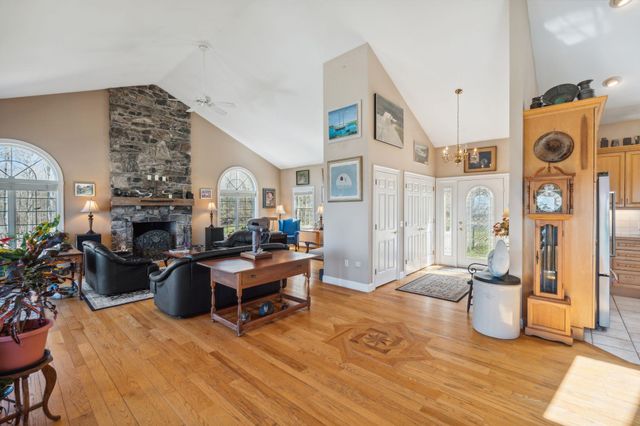 55 West View Drive, Peterborough, NH 03458