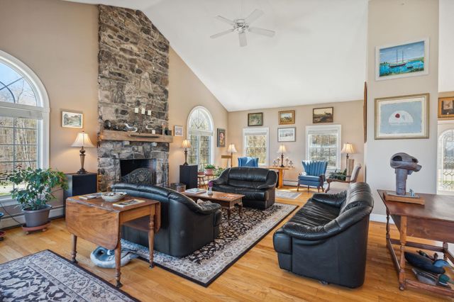 55 West View Drive, Peterborough, NH 03458