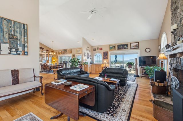 55 West View Drive, Peterborough, NH 03458