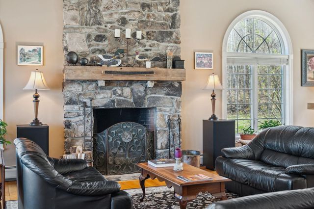 55 West View Drive, Peterborough, NH 03458