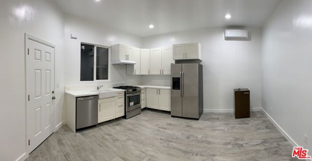 2600 Michigan Avenue, Los Angeles, CA 90033