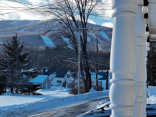 51 High Street, Ludlow, VT 05149