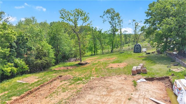 131 Hobbs Road, Rogers, AR 72756